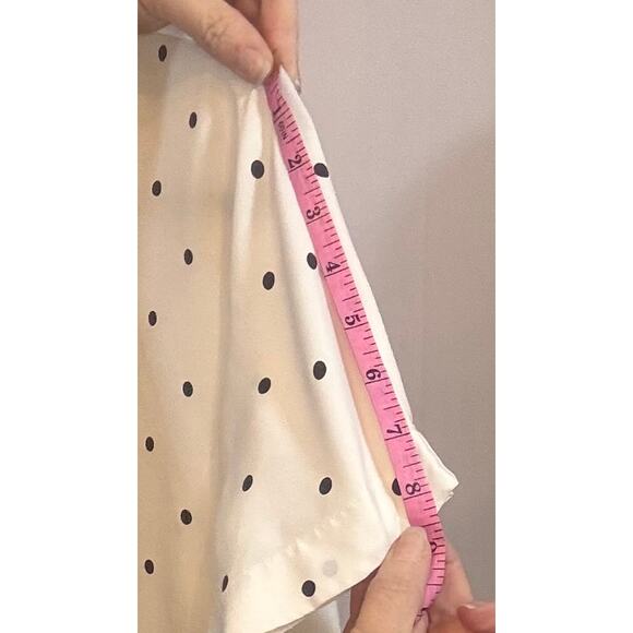 Uniqlo White Black Polka Dot Blouse M Short Sleeve Button Front Career Top - Picture 8 of 8